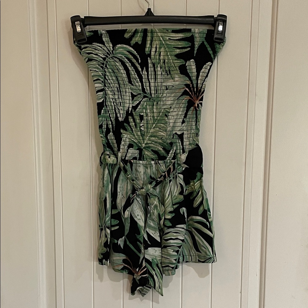 Chaser Green Leaf Print Women's Romper Size M  NWT